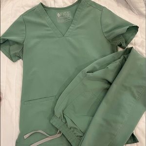 Jade Figs SCRUB TOP ONLY